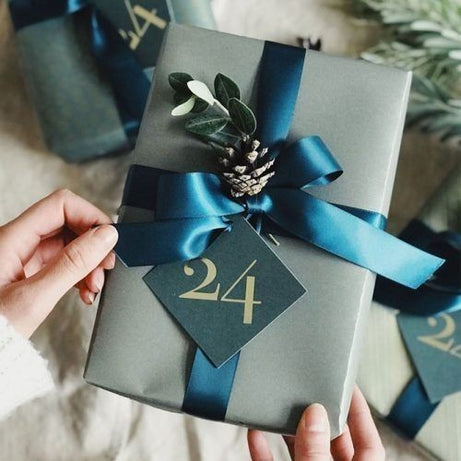 Luxury Pinecone & Satin Ribbon Gift Box Wrapping– Elegant Holiday & Special Occasion Packaging